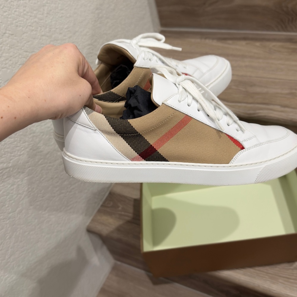 Burberry Beige Sneaker